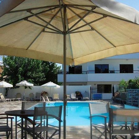 Andries Apartments Paphos Esterno foto