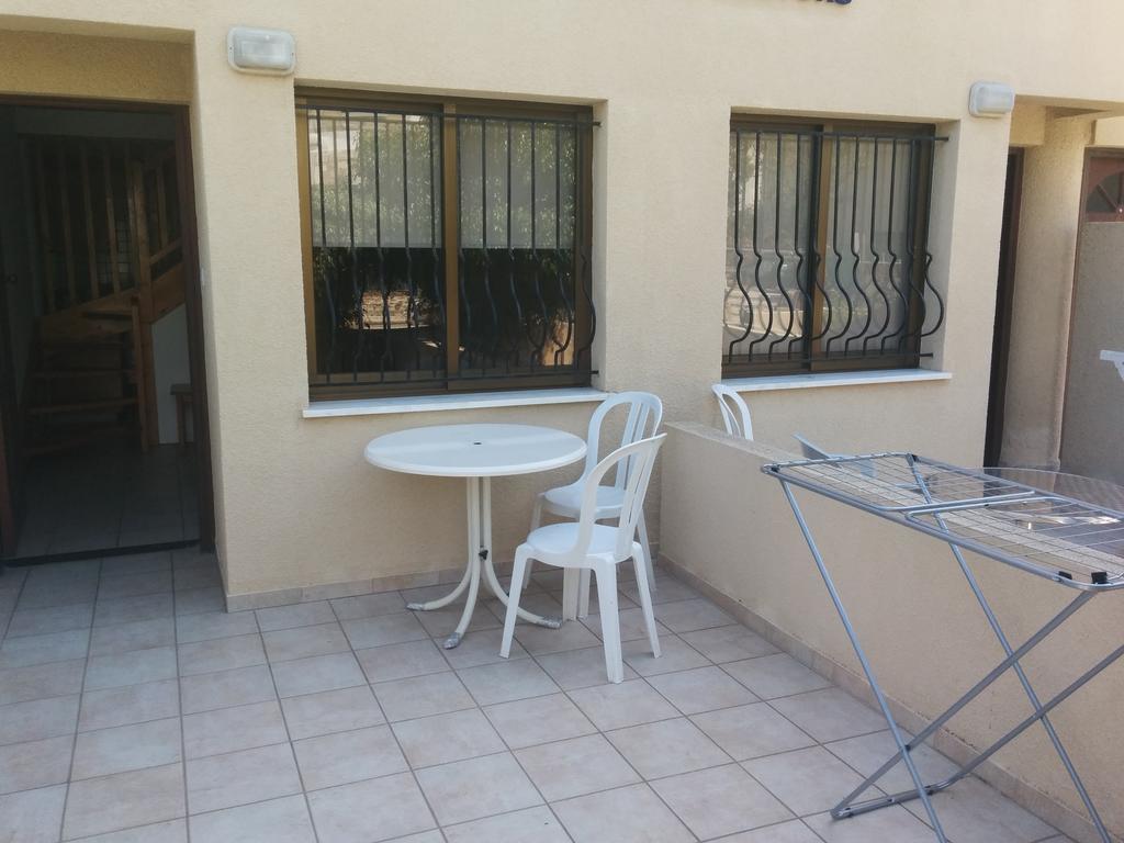 Andries Apartments Paphos Camera foto