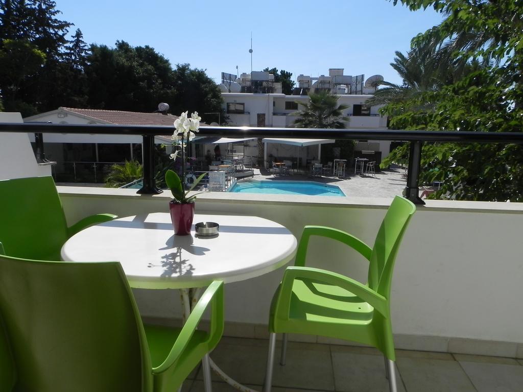 Andries Apartments Paphos Esterno foto