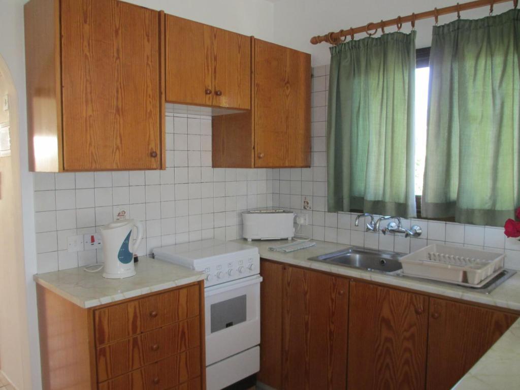 Andries Apartments Paphos Esterno foto