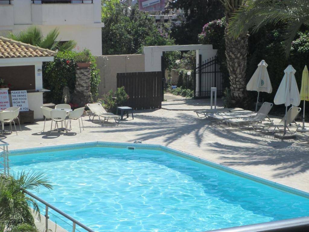 Andries Apartments Paphos Esterno foto