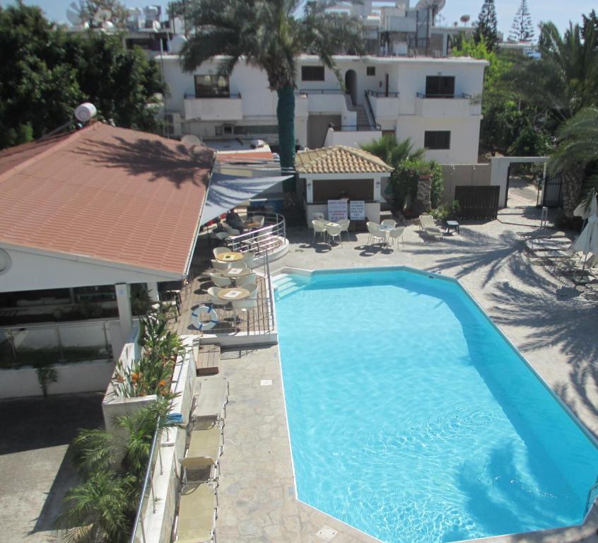 Andries Apartments Paphos Esterno foto