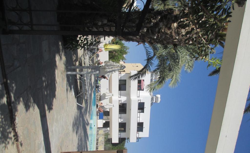Andries Apartments Paphos Esterno foto