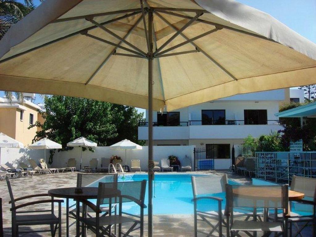Andries Apartments Paphos Esterno foto