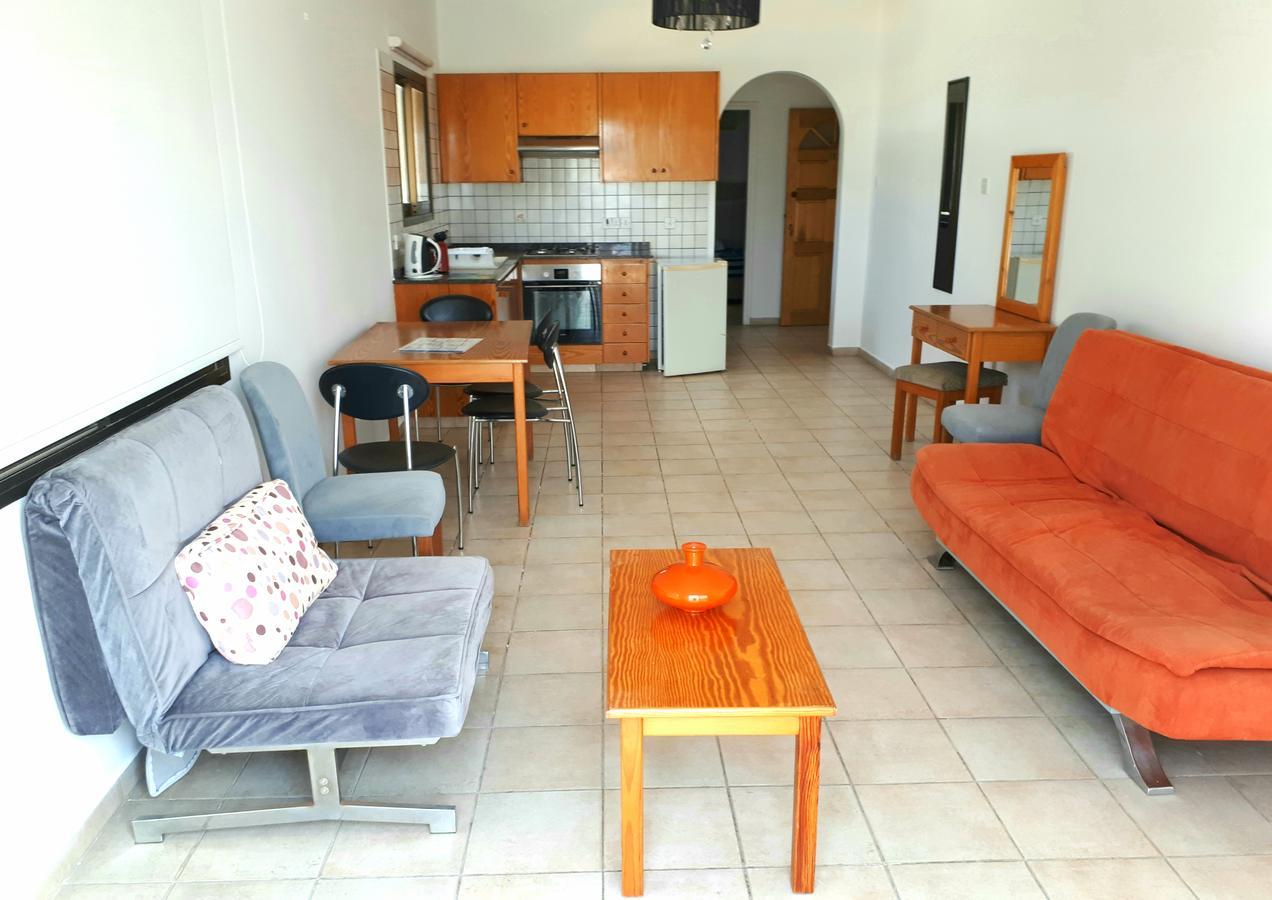 Andries Apartments Paphos Esterno foto