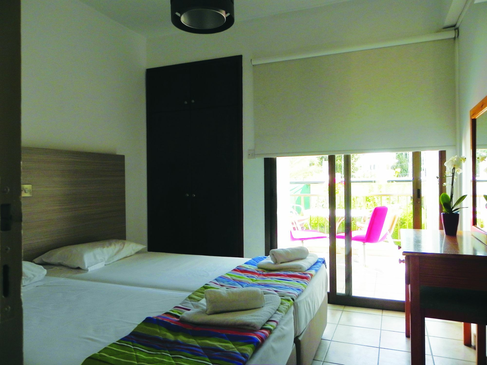 Andries Apartments Paphos Esterno foto